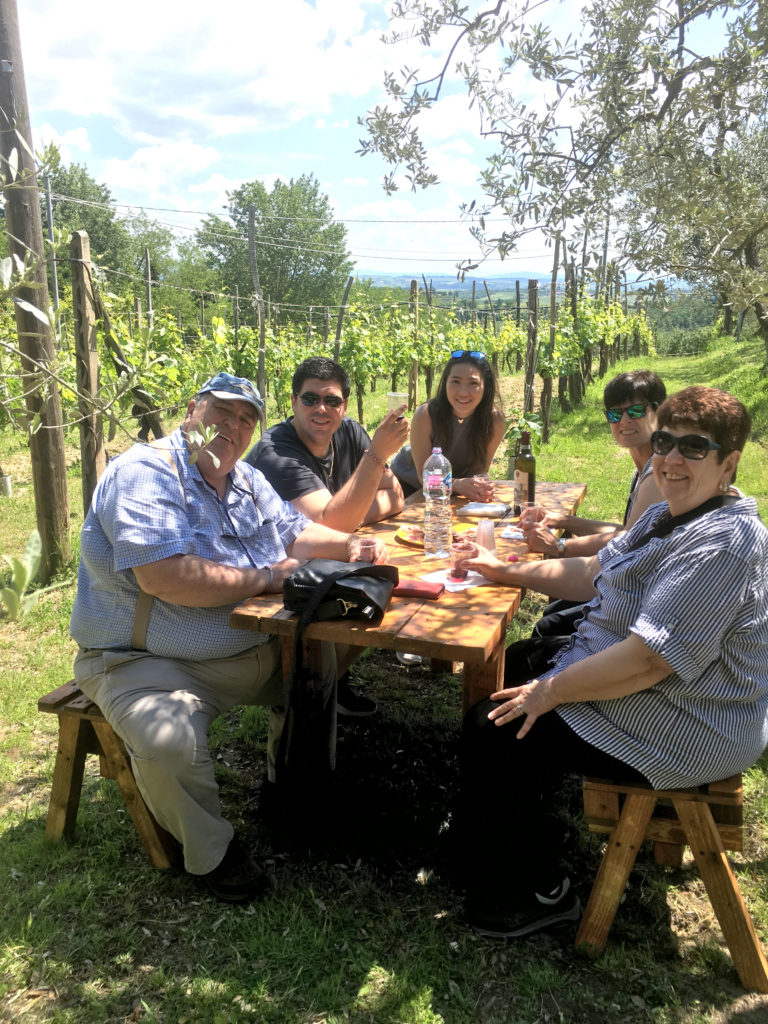 Turisti in fattoria.